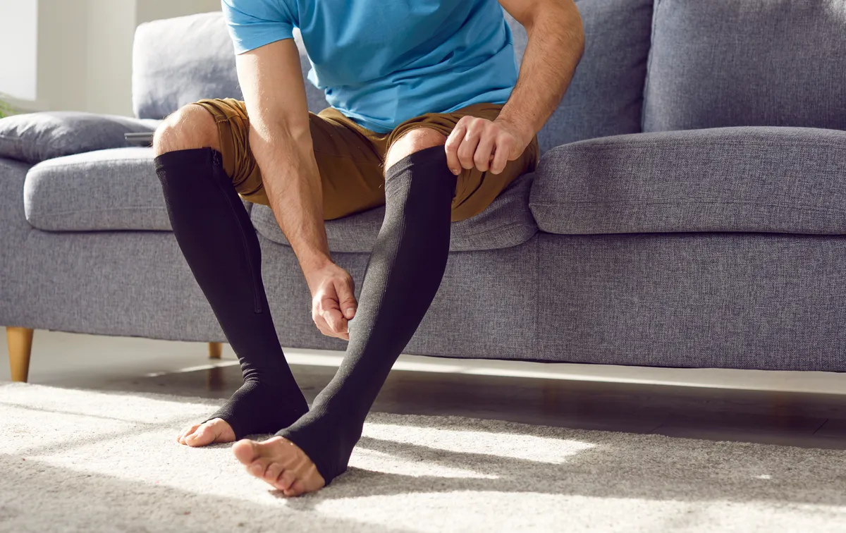 Phlebitis Treatment at Home: What Helps, What Doesn’t, and When to See a Vein Specialist